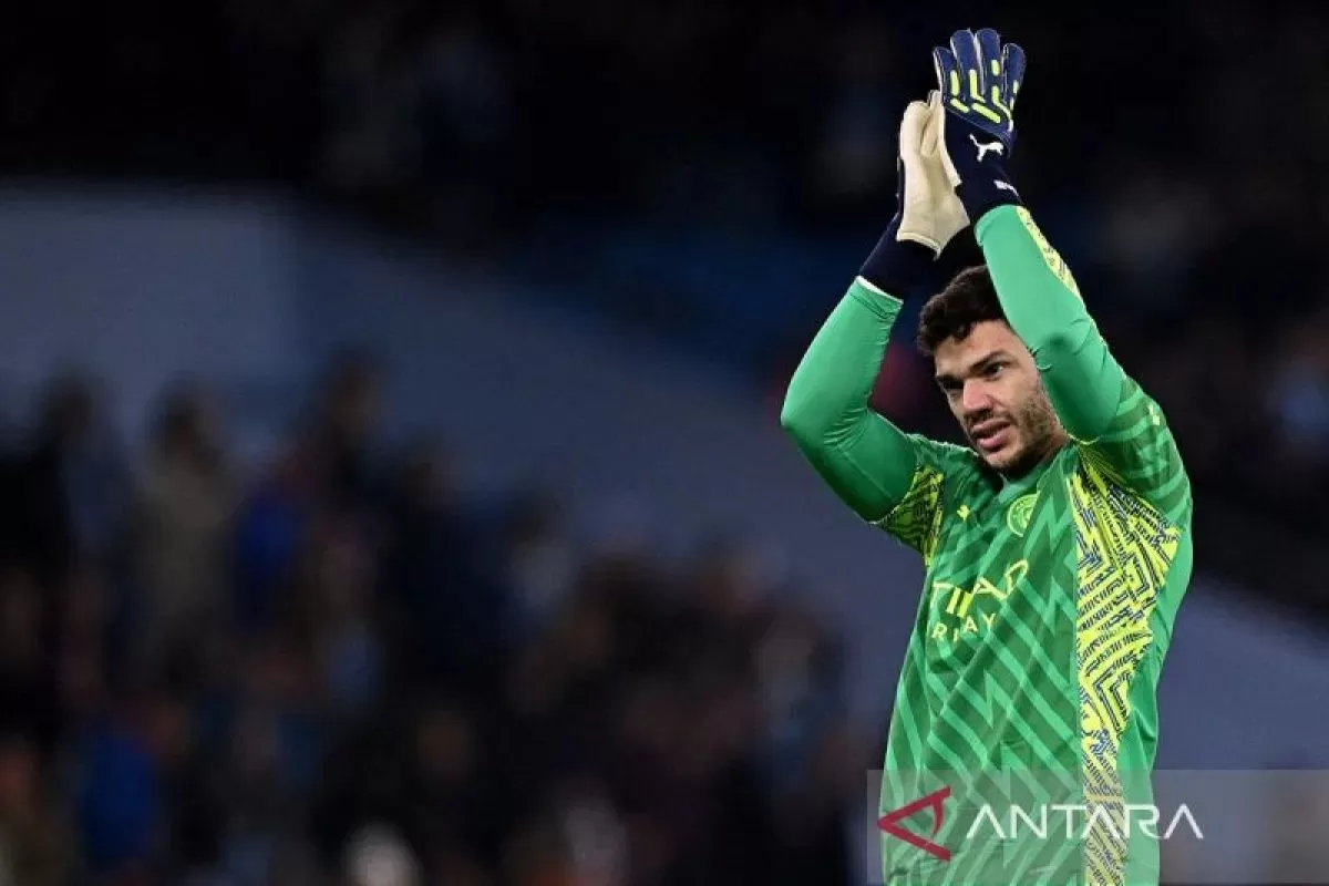 Penjaga gawang Manchester City asal Brasil Ederson